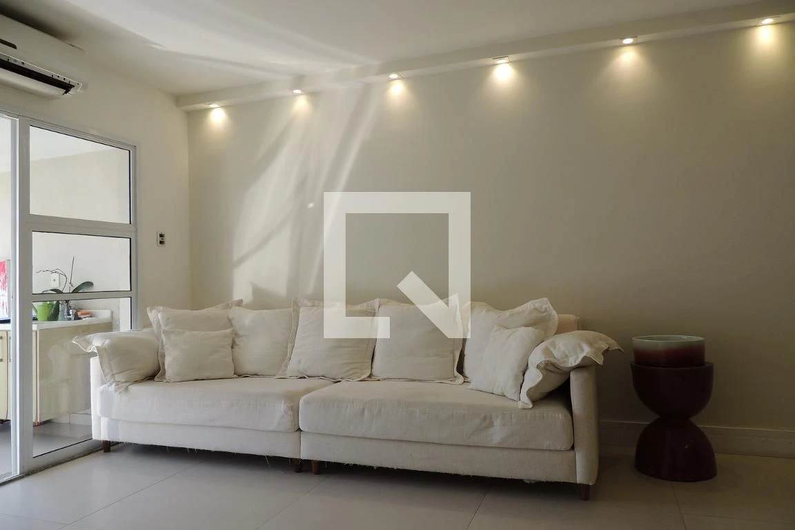 Furnished 3-bedroom apartment with 3 bathrooms and balcony — photo 11