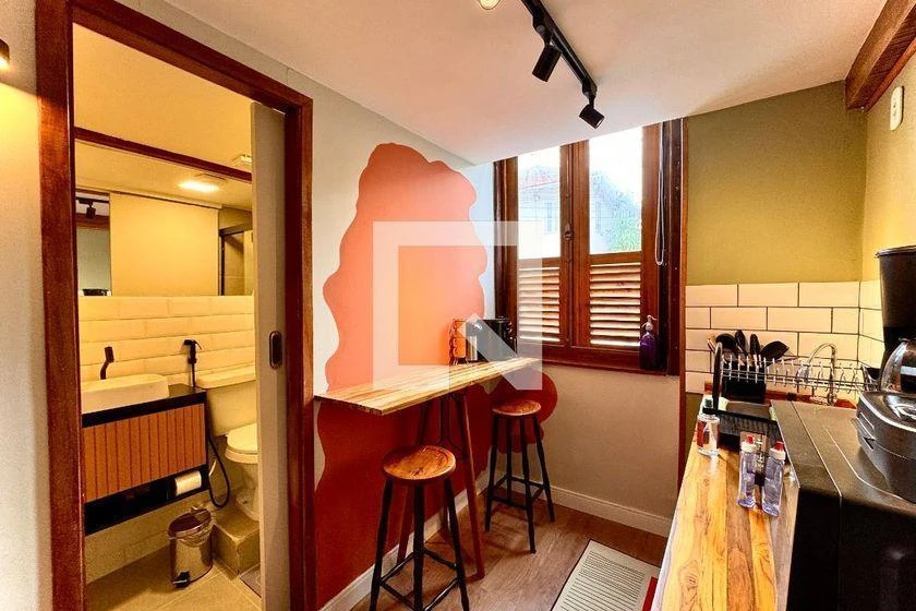 Wood or laminate floors in a one-bedroom apartment, 24 m² — photo 6