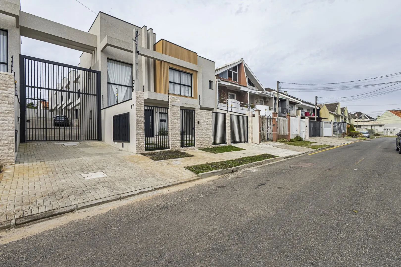 House with 3 bedrooms, 3 baths and 2 parking spots — photo 42