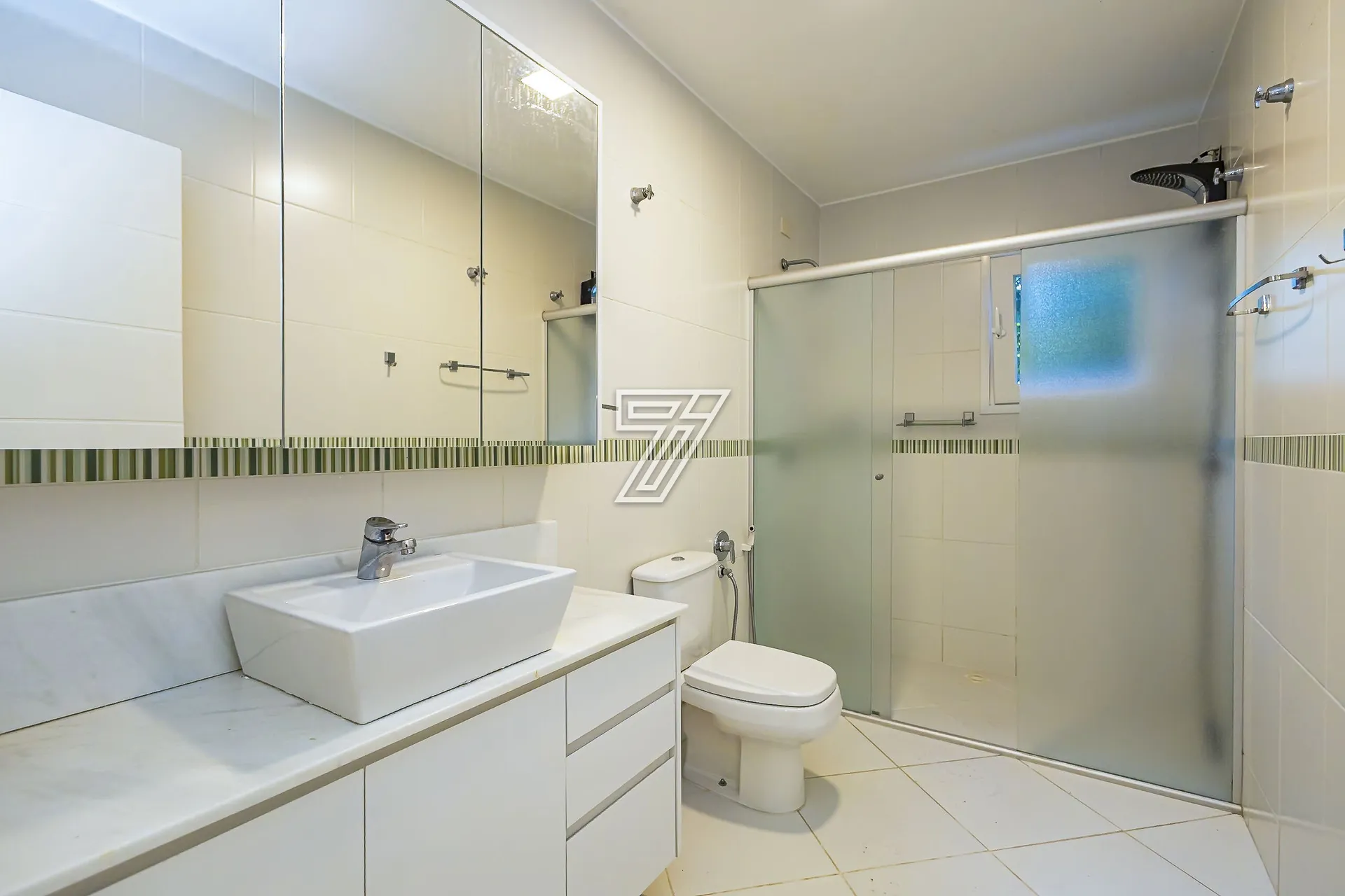 Casa para locação com 4 quartos e 3 suítes — photo 66
