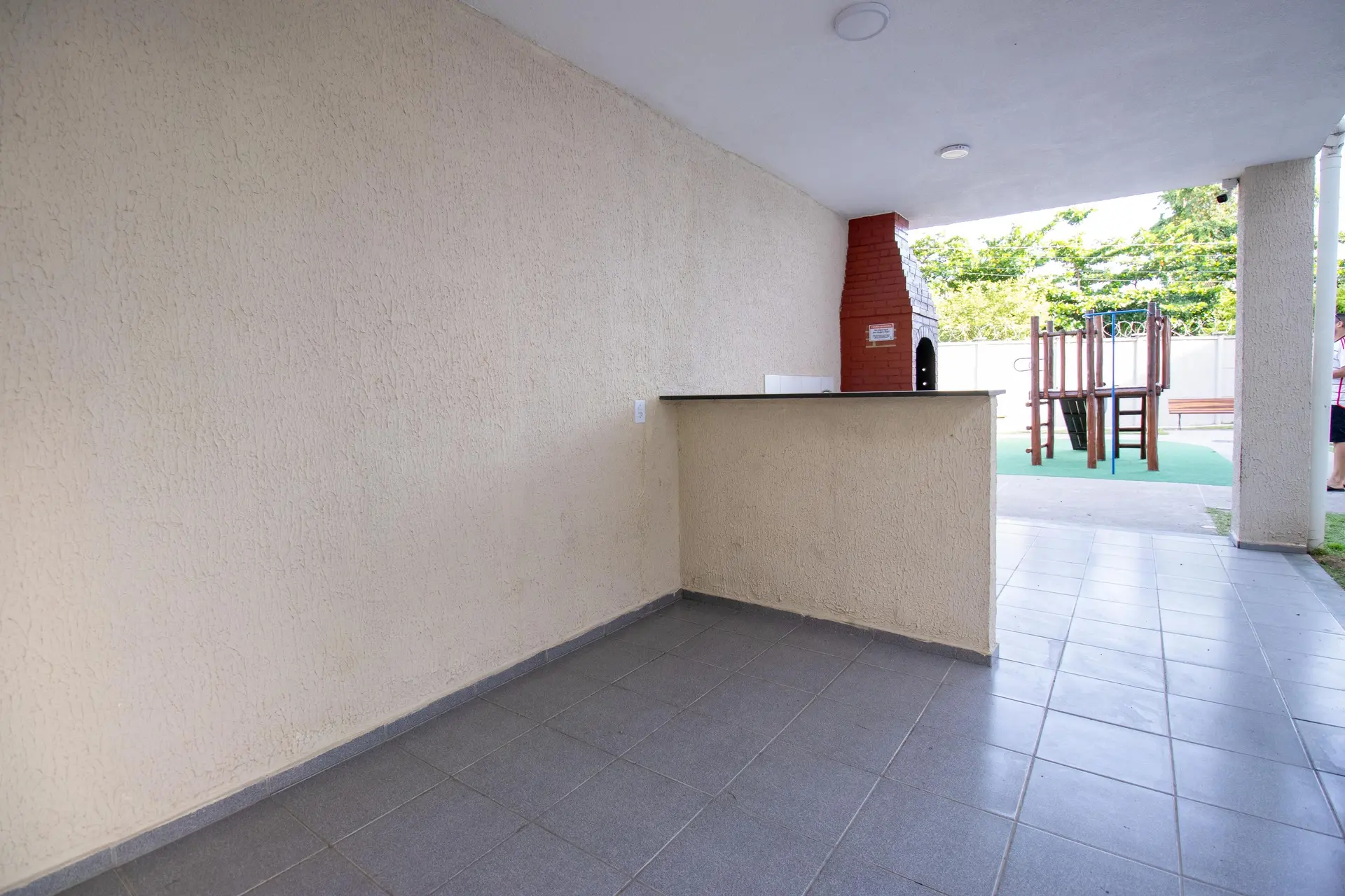 2-bedroom apartment in a building with a gym — photo 20