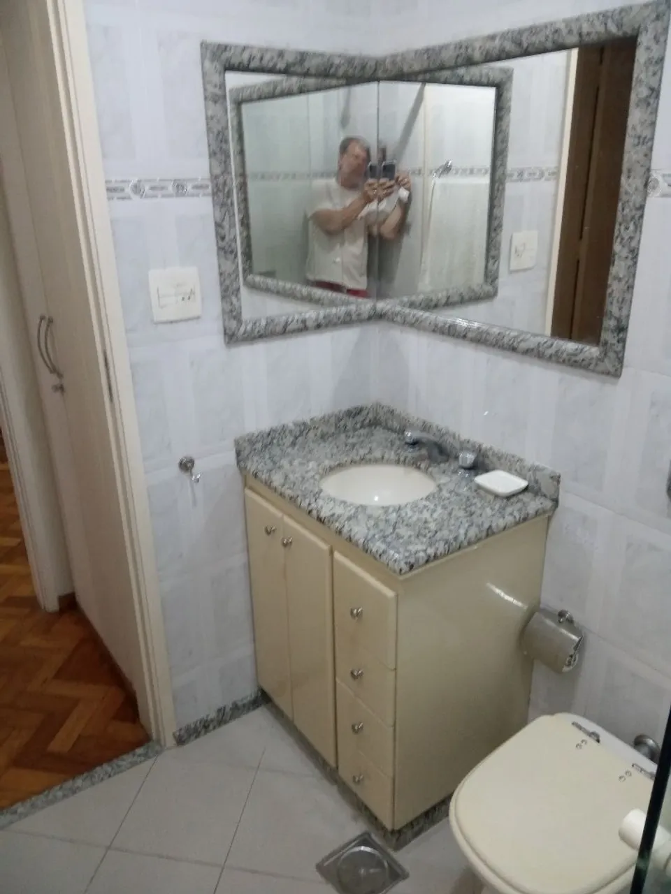 Apartment, 52 m², with wood or laminate floors — photo 10