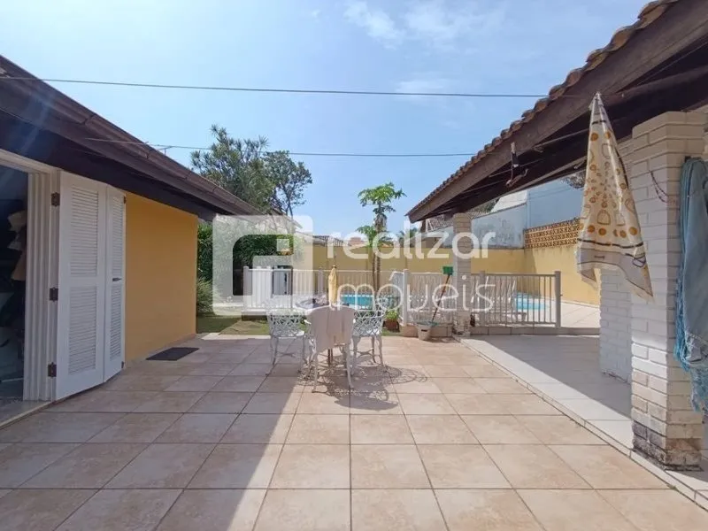 4-bedroom house with a garden — photo 6