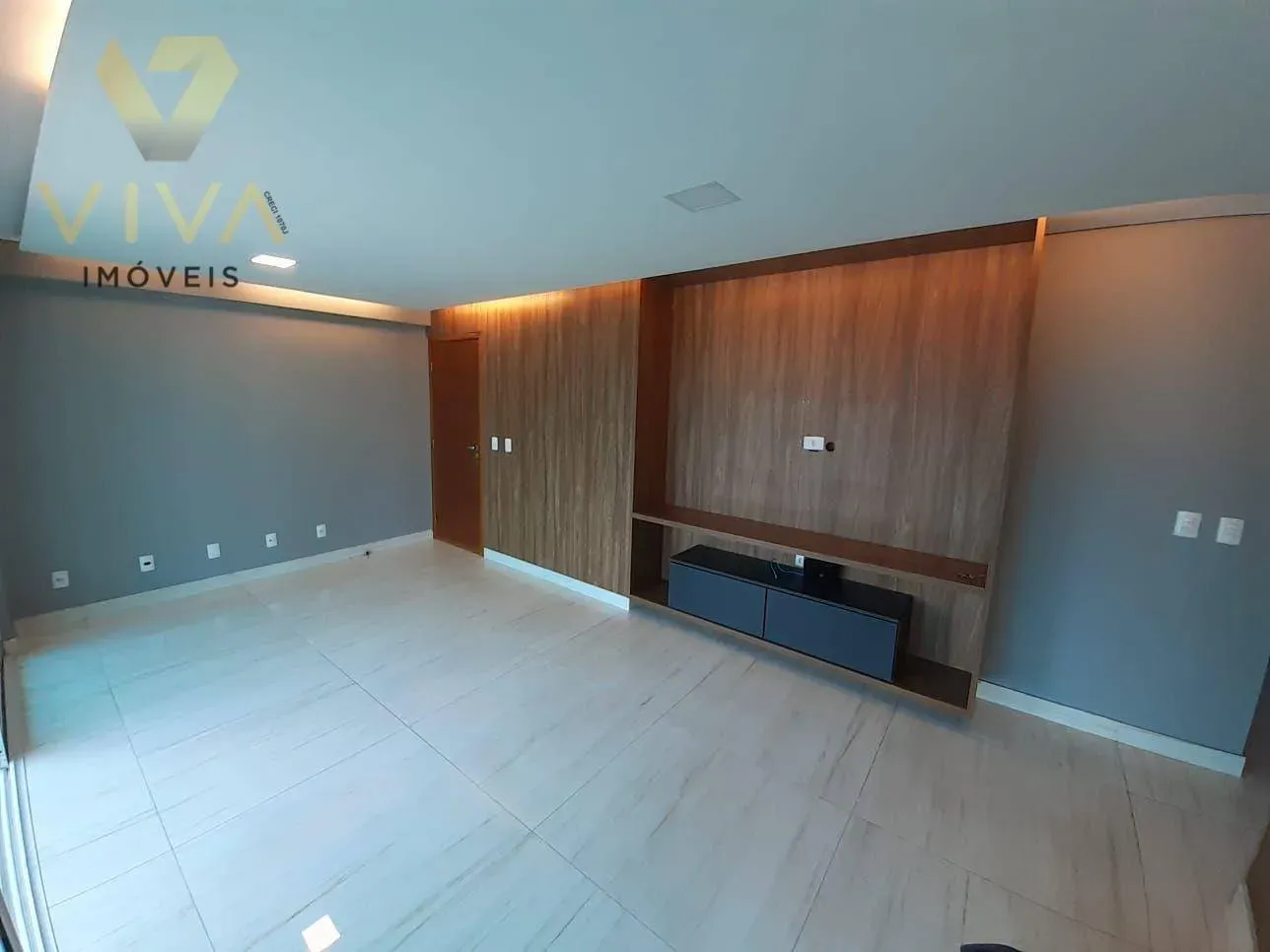 Квартира з 3 спальнями, 3 ванними в suite і балконом