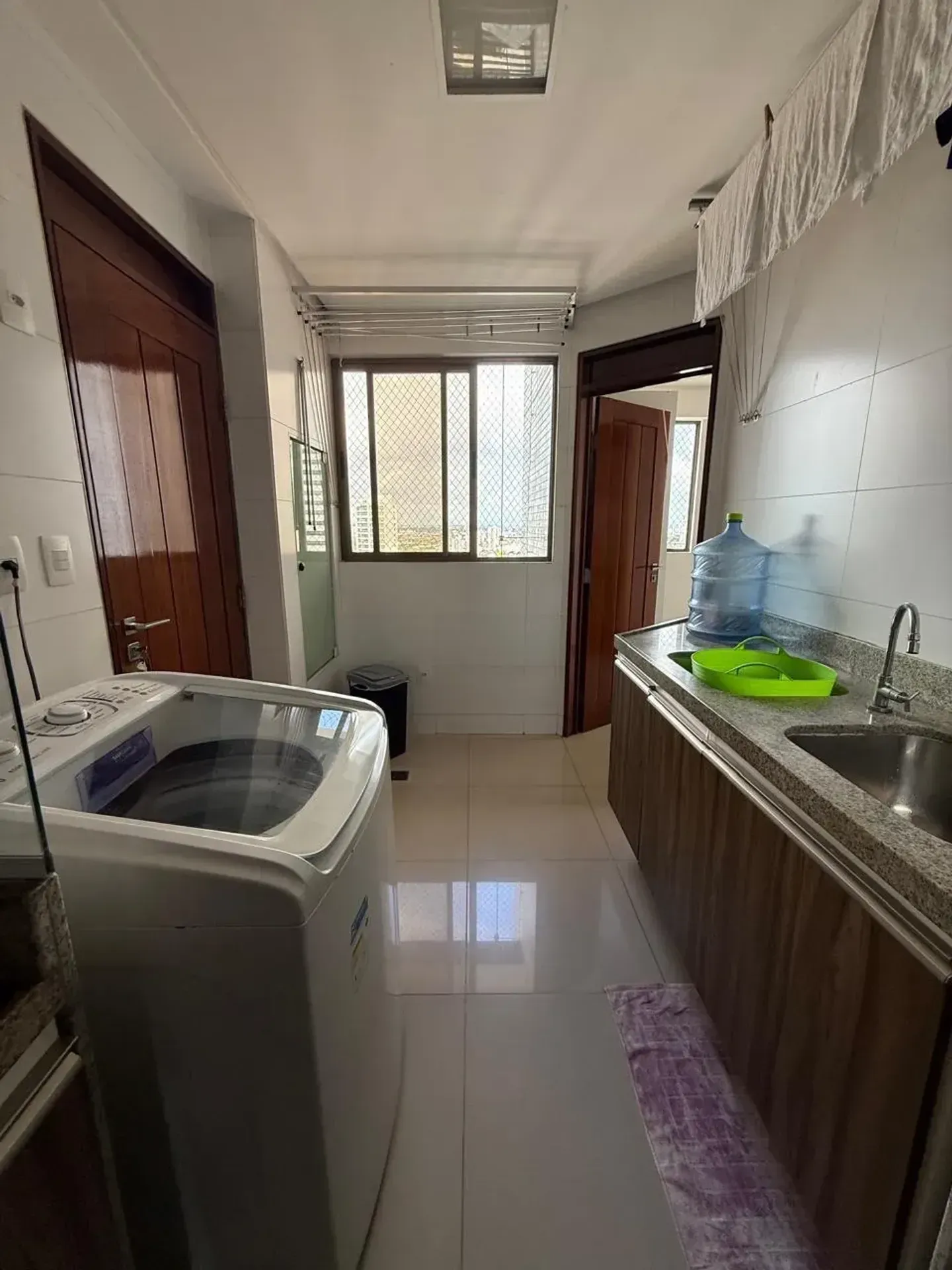 Furnished 175 m² apartment with 3 en-suite bedrooms — photo 8