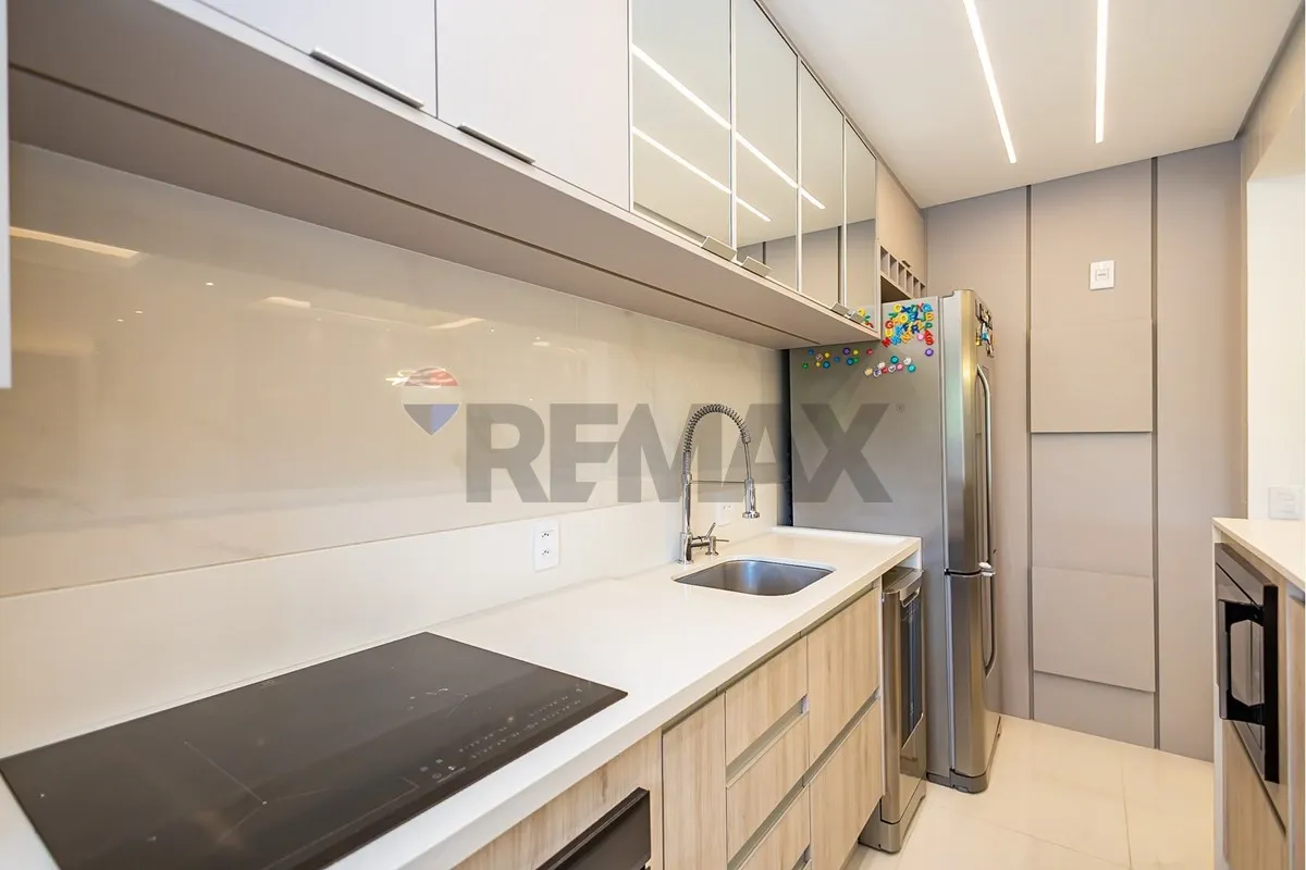 Glass-enclosed balcony in a 2-bedroom apartment, 69 m² — photo 7