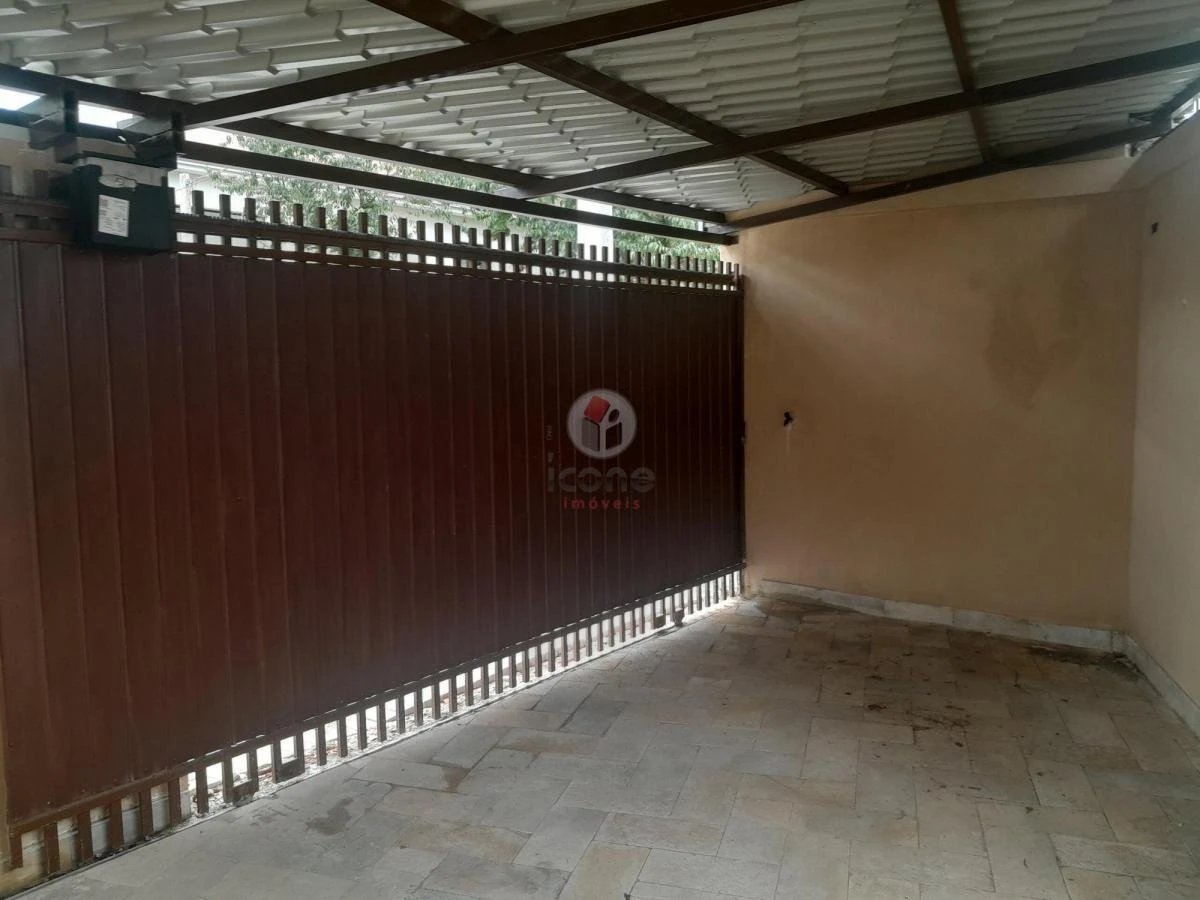 3-bedroom house with a bathtub in Curitiba — photo 45