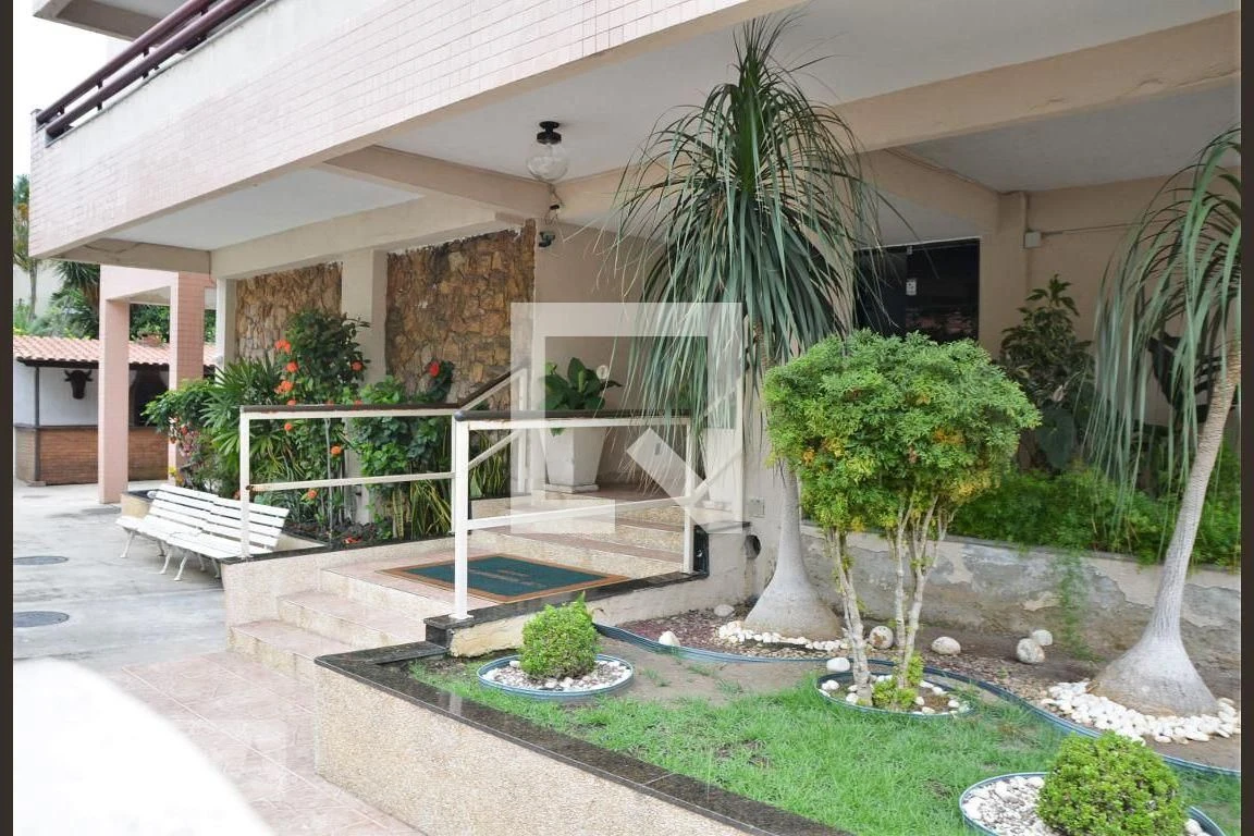 Furnished apartment with 3 bedrooms and a balcony — photo 52