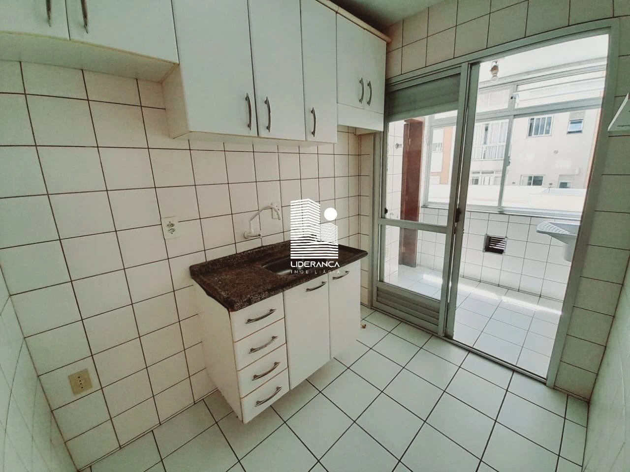 Apartamento de 82 m² con 2 suites y balcón — photo 2