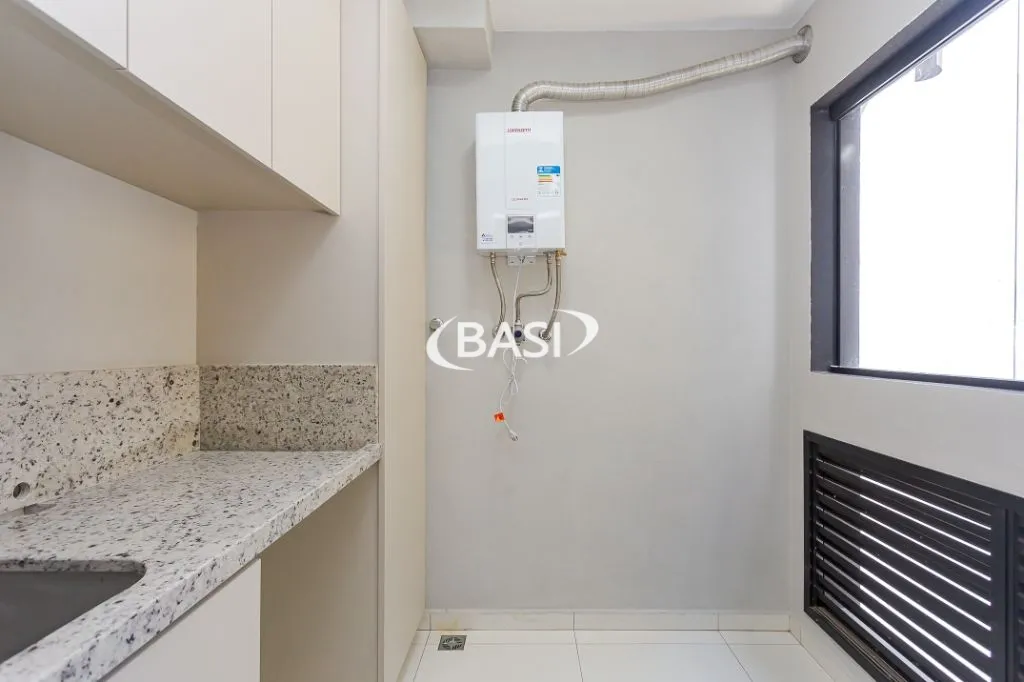Glass-enclosed balcony in a 3-bedroom apartment, 80 m² — photo 24