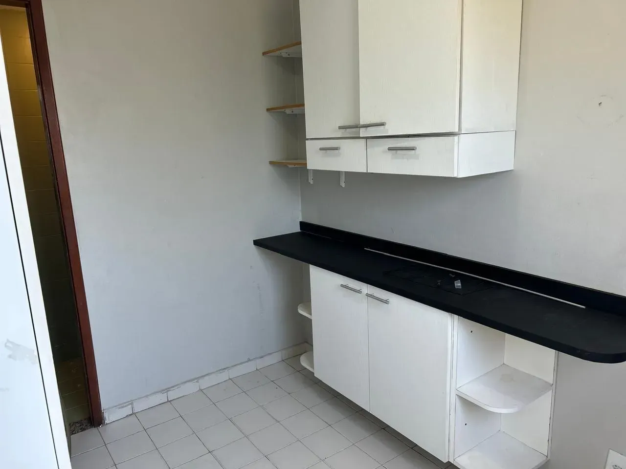 Unfurnished apartment with 3 bedrooms and 5 bathrooms — photo 43