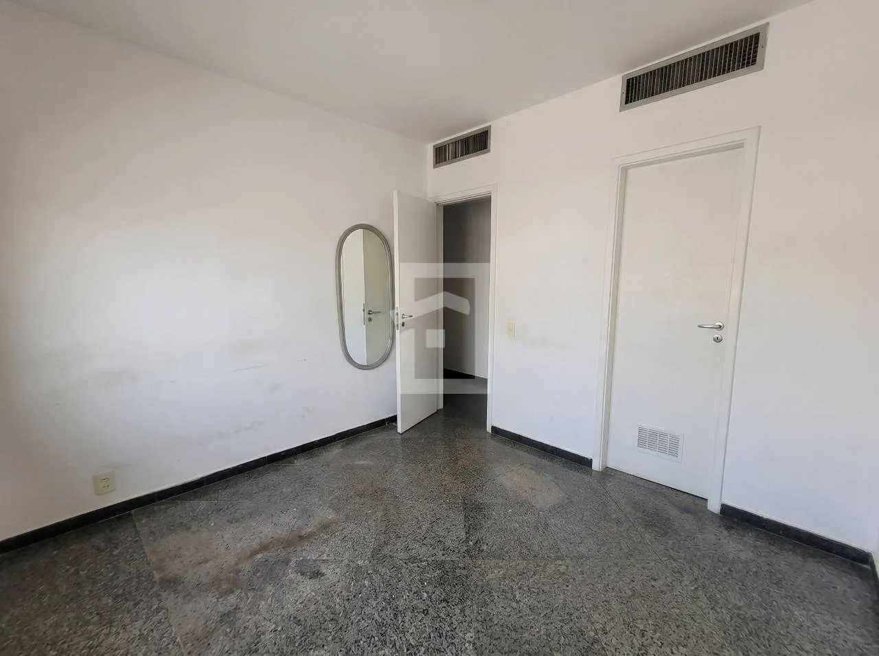 Furnished apartment, 98 m², with a home office — photo 3