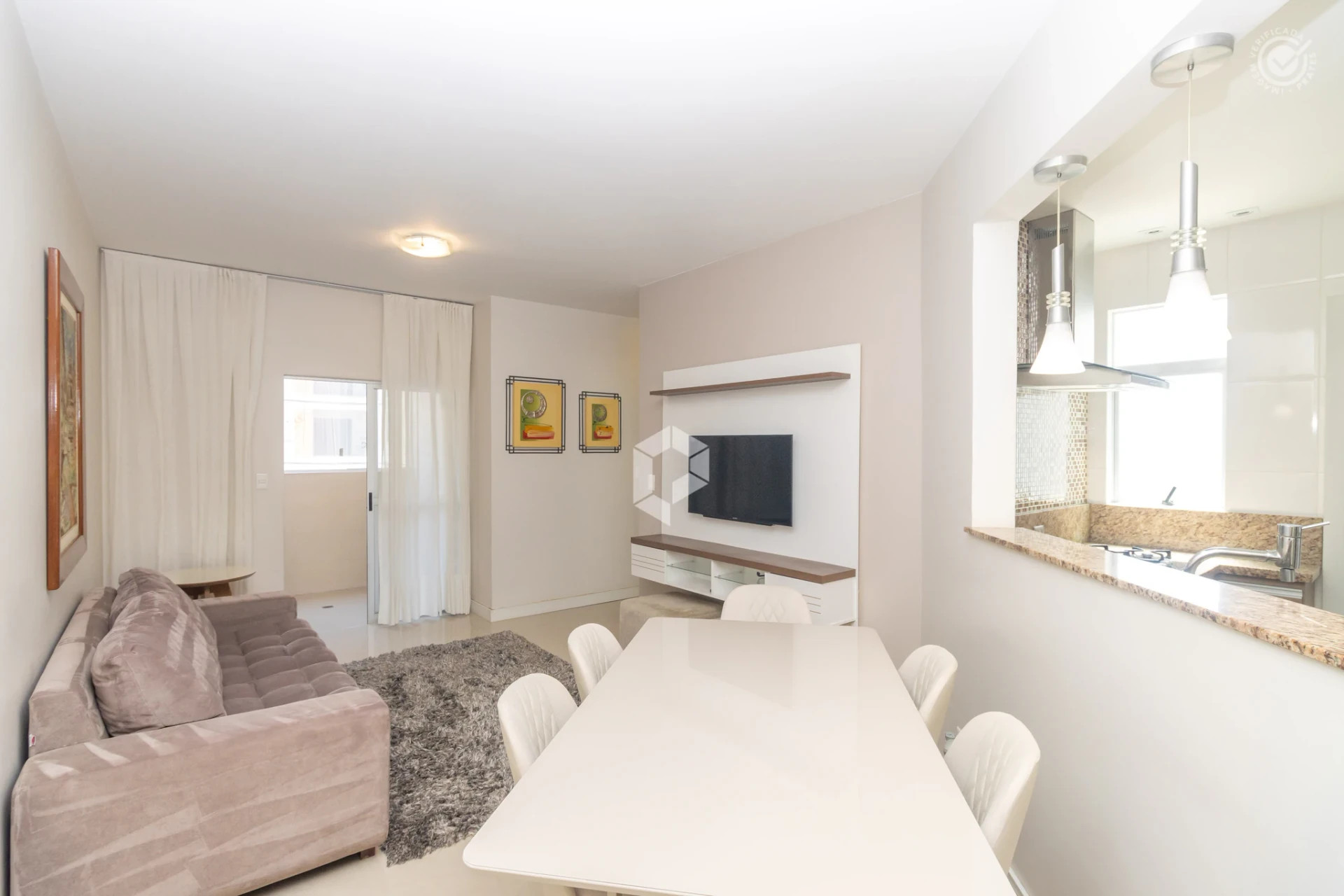 2-bedroom apartment with a washing machine