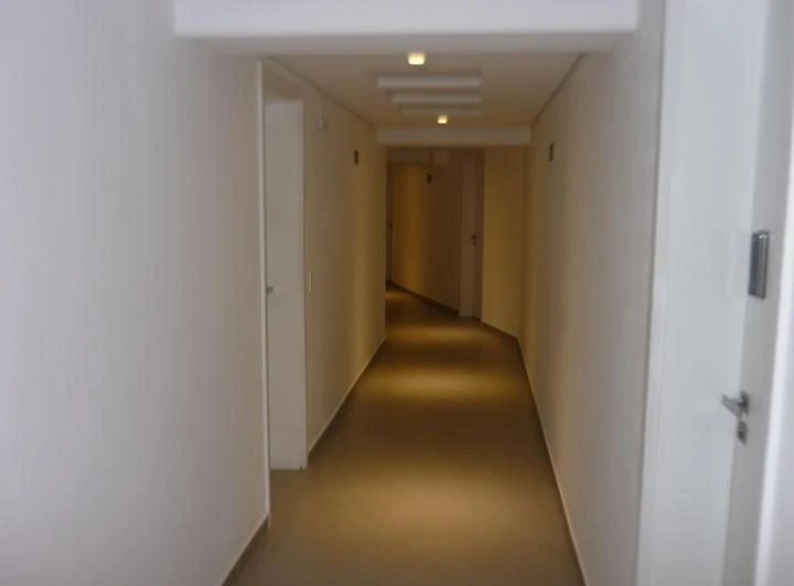 Furnished 70 m² apartment with 1 bedroom and glass balcony — photo 5