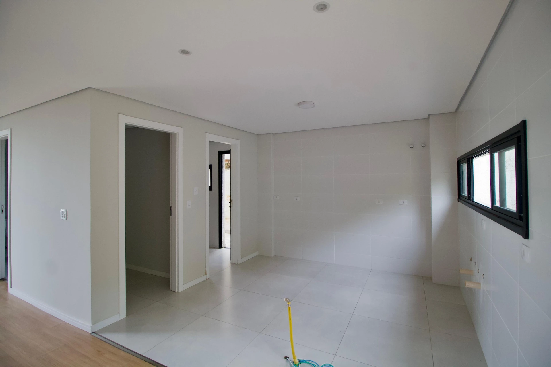 Floor-to-ceiling windows in a 3-bedroom house, 160 m² — photo 45