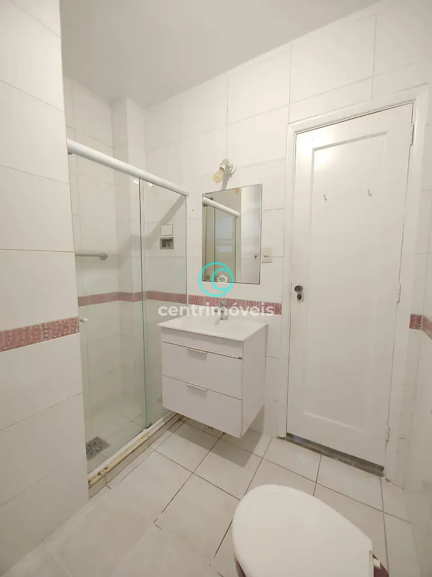 2-bedroom apartment with a mountain view in Rio de Janeiro — photo 30
