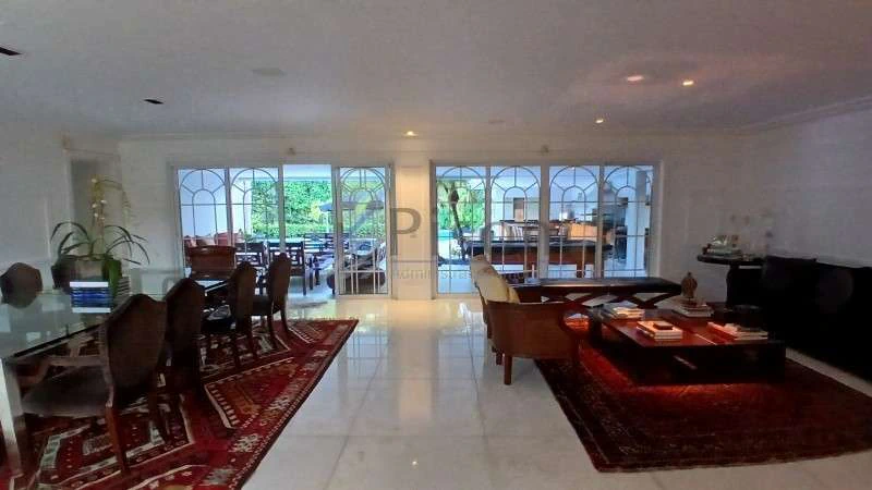 Casa sem mobília 980 m² com 5 suítes e 8 banheiros — photo 25