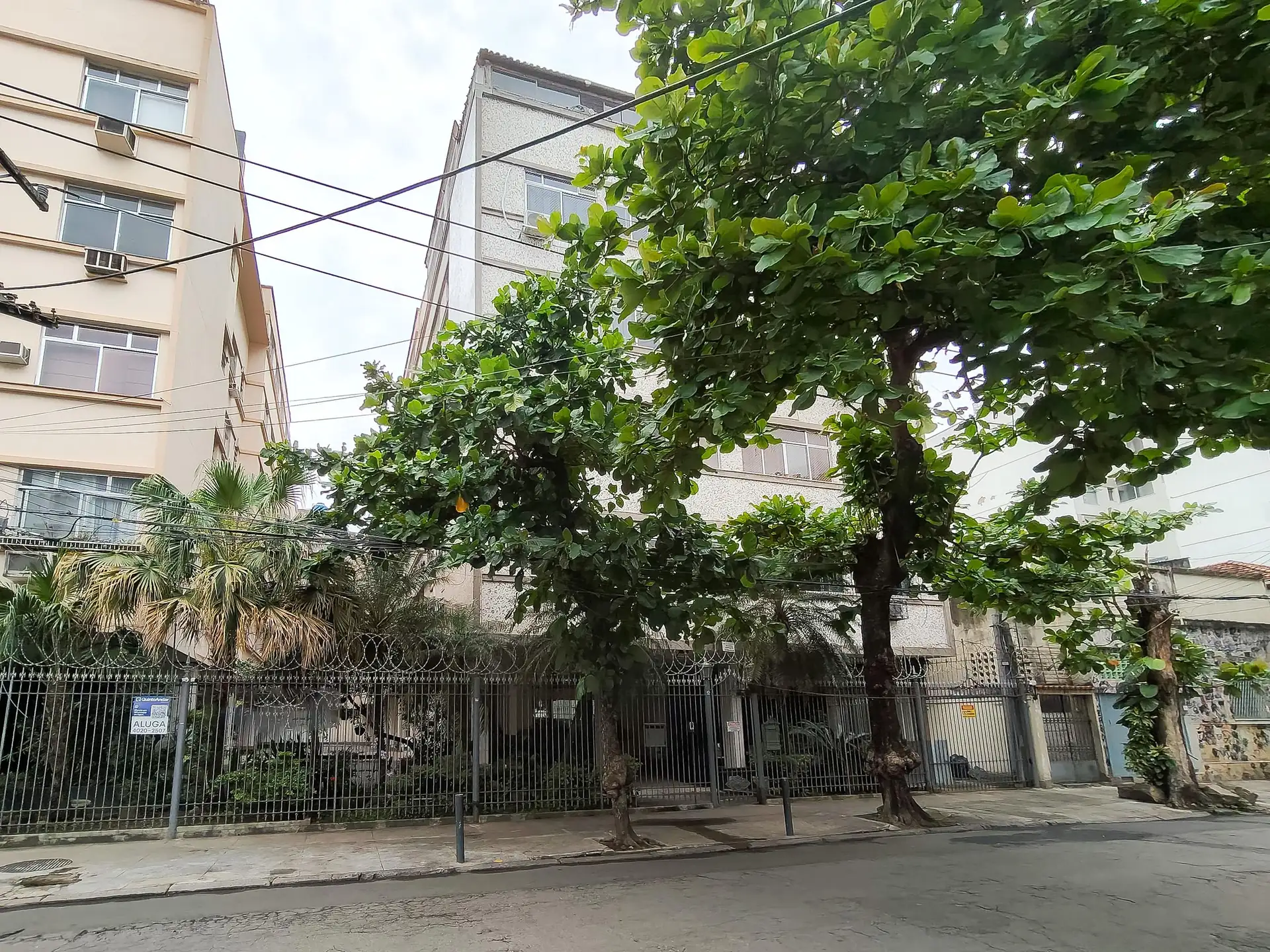 Rental apartment with 2 bedrooms and 2 bathrooms — photo 37