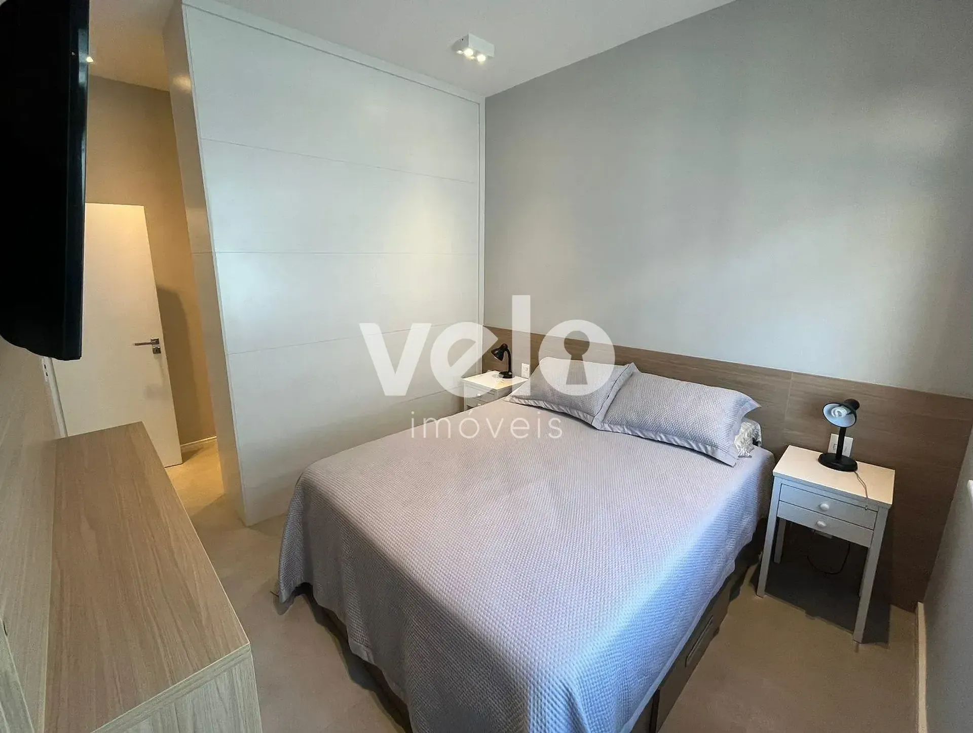 2-bedroom apartment with a mountain view — photo 3