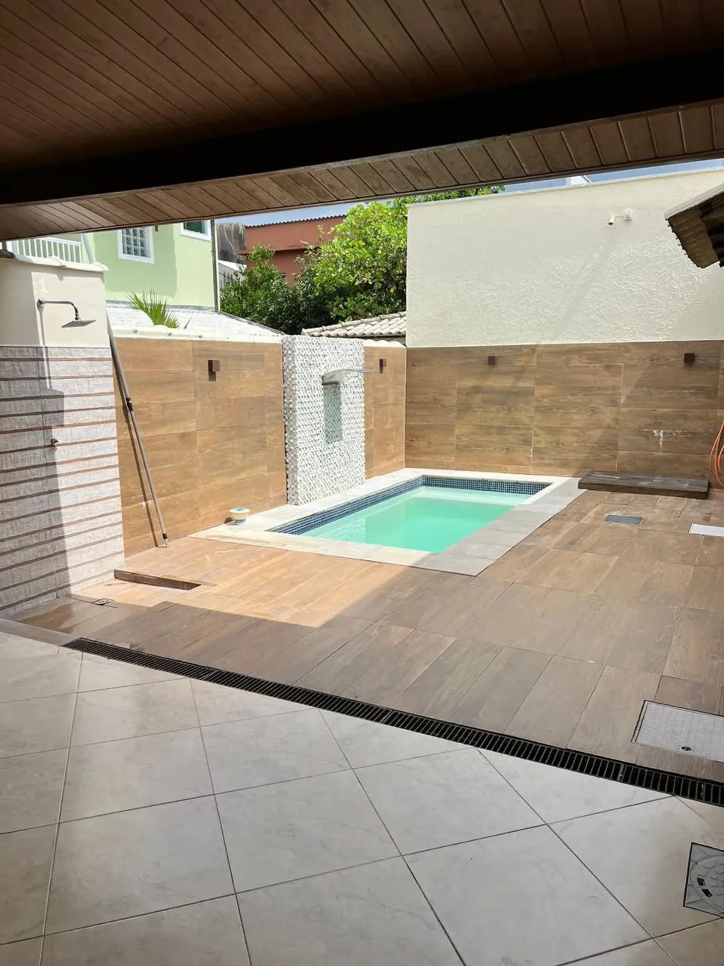 100 m² house with a private pool and a grill on the balcony — photo 6