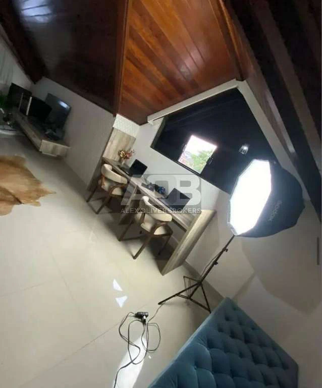 Меблированный дом 600 м²: 4 спальни и 5 парковочных мест — photo 16