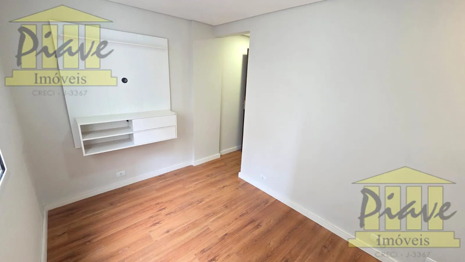 Home office in a 3-bedroom apartment, 74 m² — photo 9
