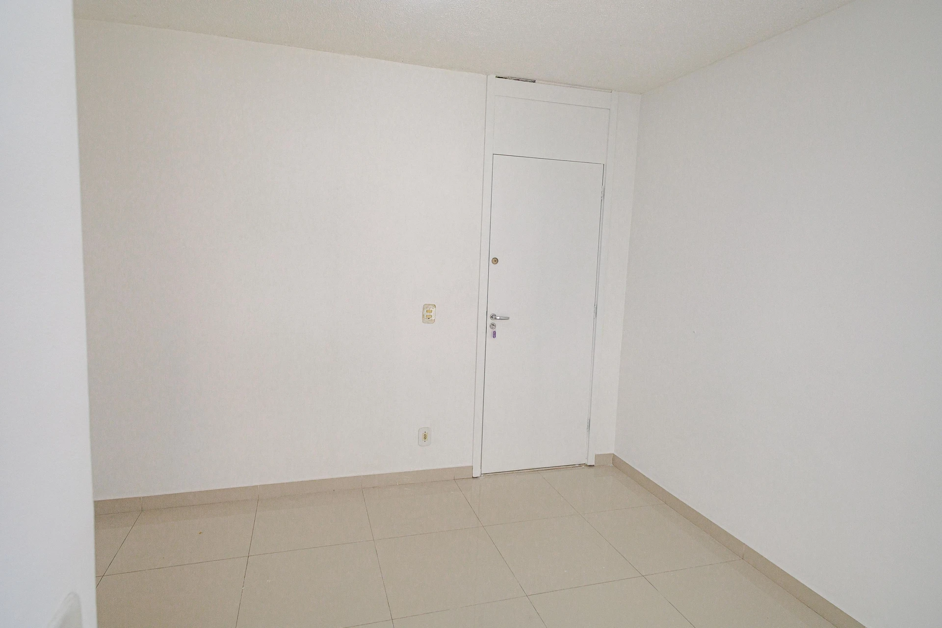 Unfurnished 2-bedroom apartment with 1 bathroom and parking — photo 10