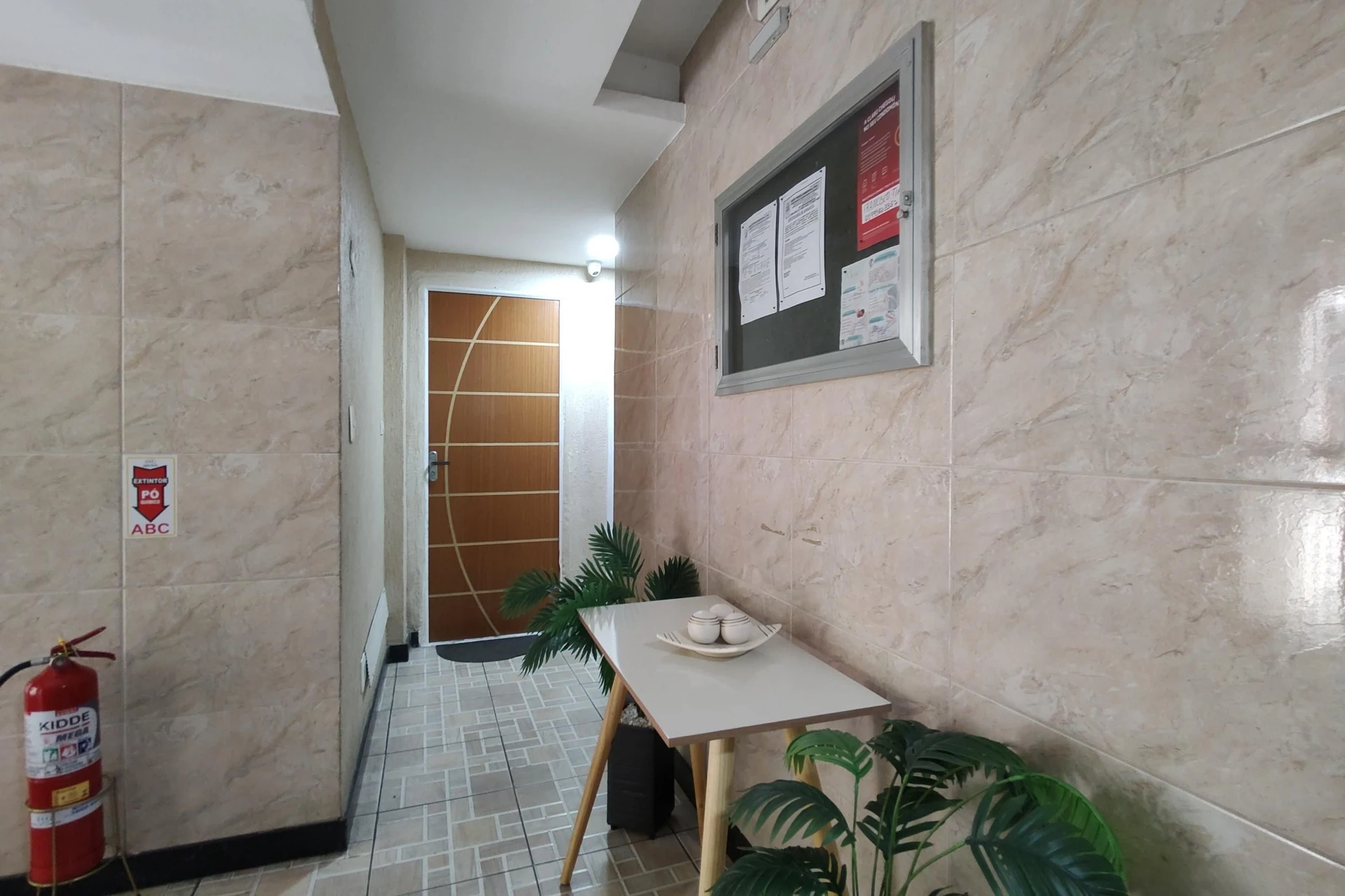 Unfurnished apartment with 2 bedrooms and 1 parking space — photo 19