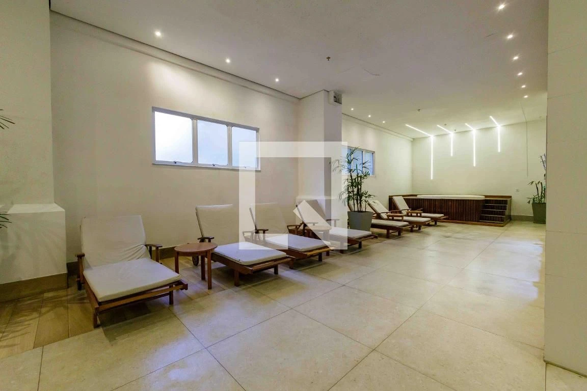 Rental apartment with 4 bedrooms and a glassed-in balcony — photo 77