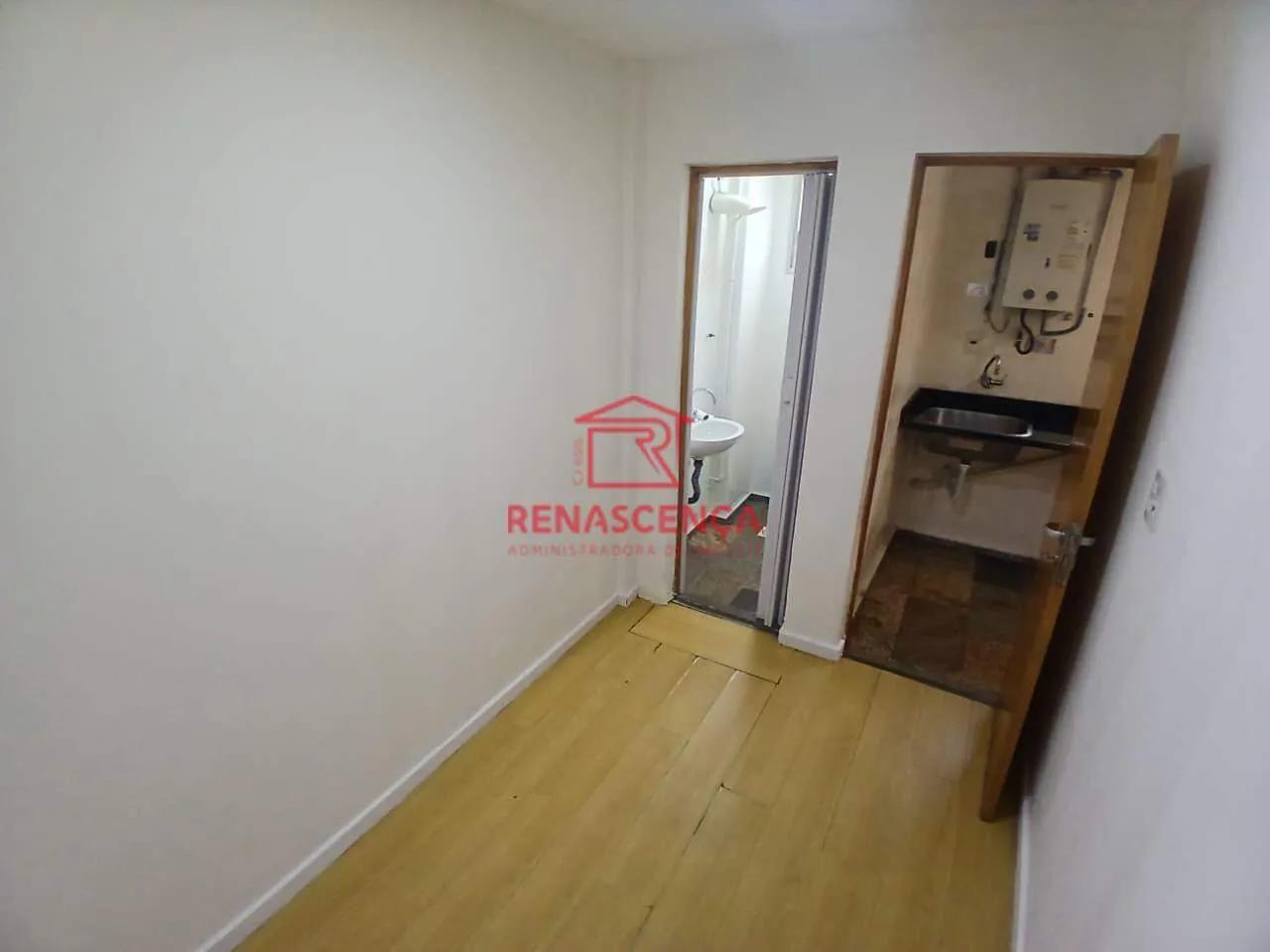 Unfurnished apartment with 2 bedrooms and a balcony — photo 19