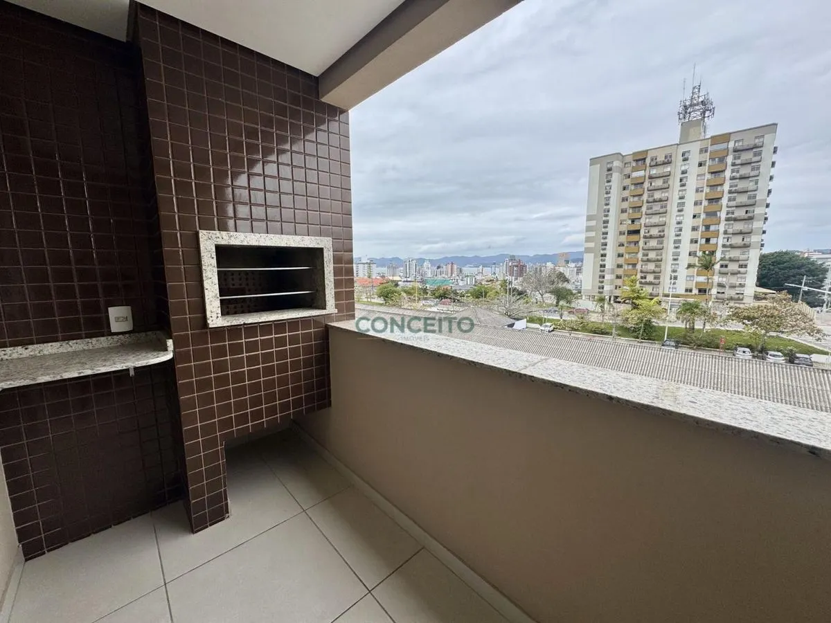 3-bedroom apartment in a building with a gym — photo 11