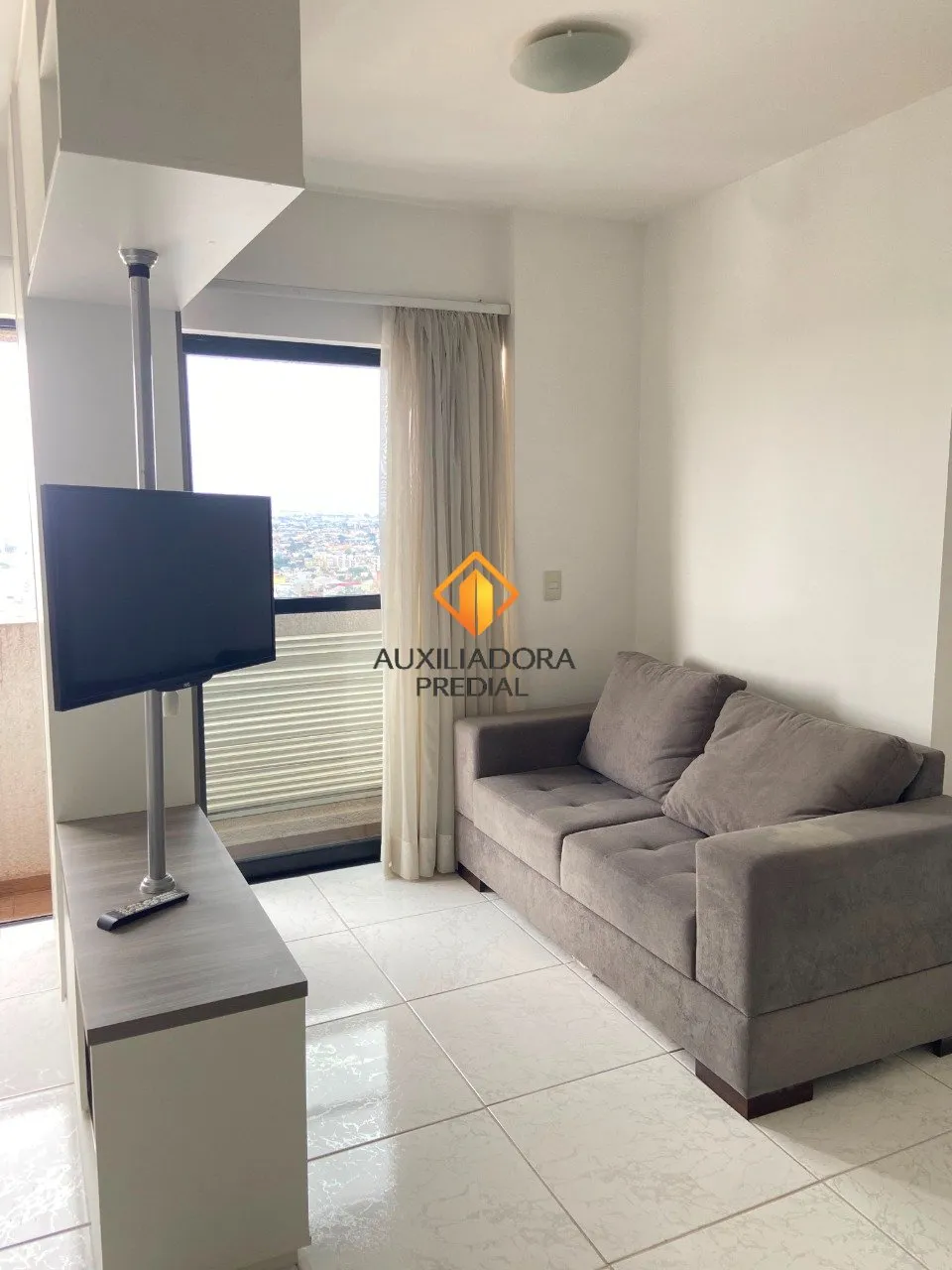 Furnished 1-bedroom apartment with open kitchen — photo 3