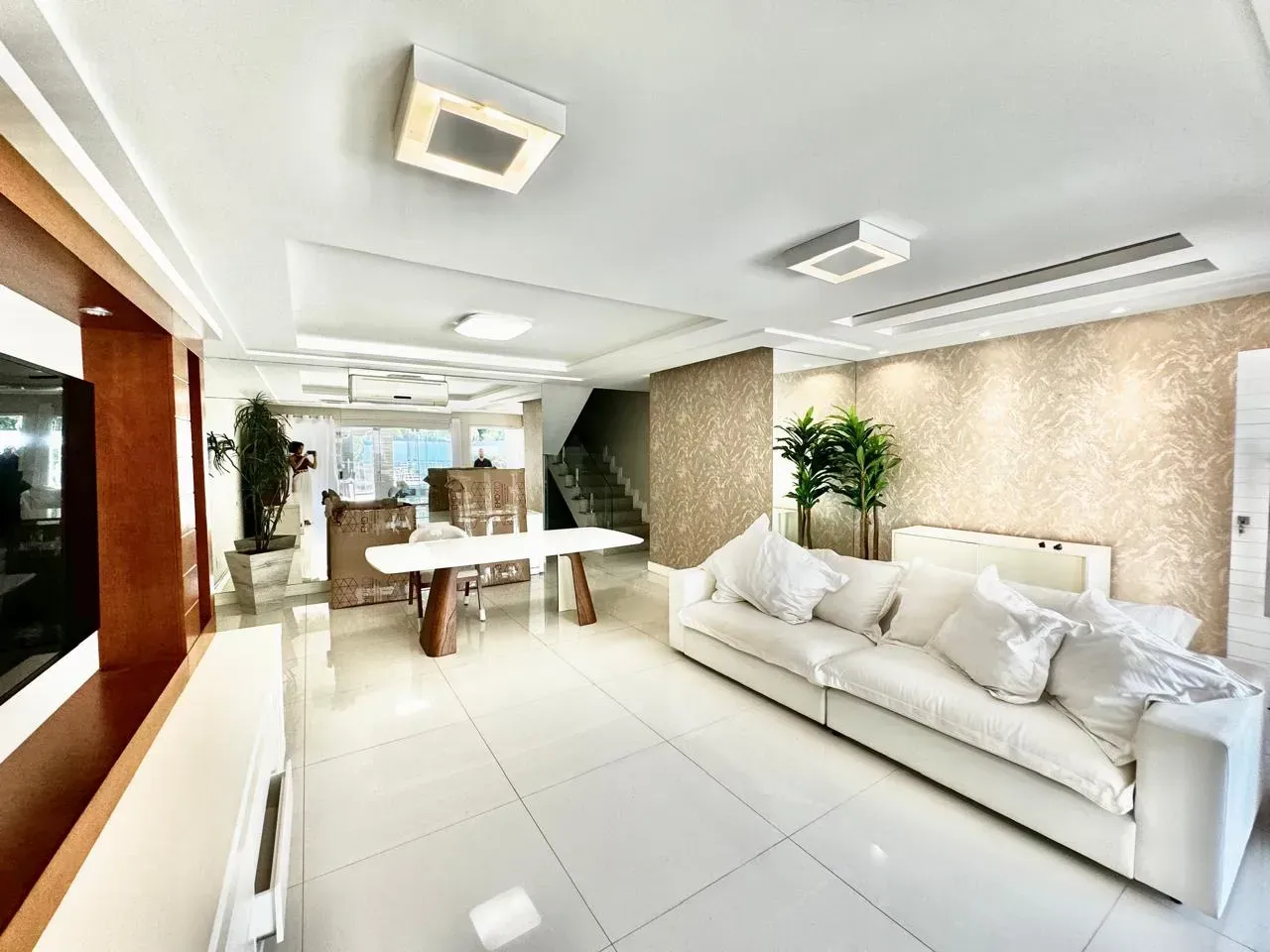 Furnished house with 5 bedrooms and open-plan kitchen