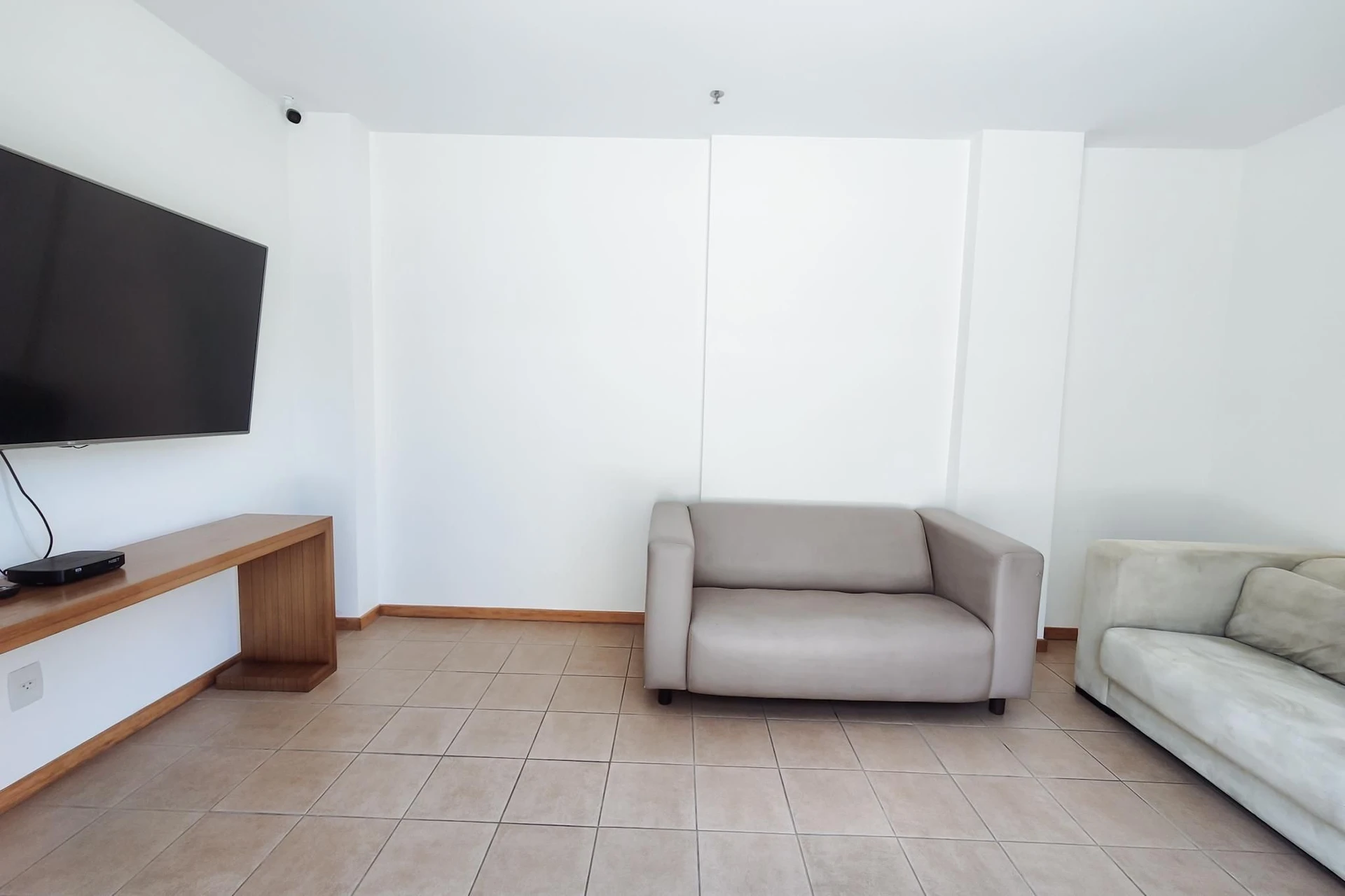 3-bedroom apartment with an ensuite suite and 2 parking — photo 25