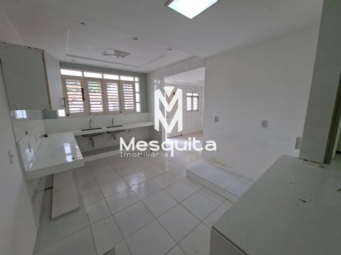 Будинок: 3 спальні, усі з власною ванною кімнатою, 360 м² — photo 4