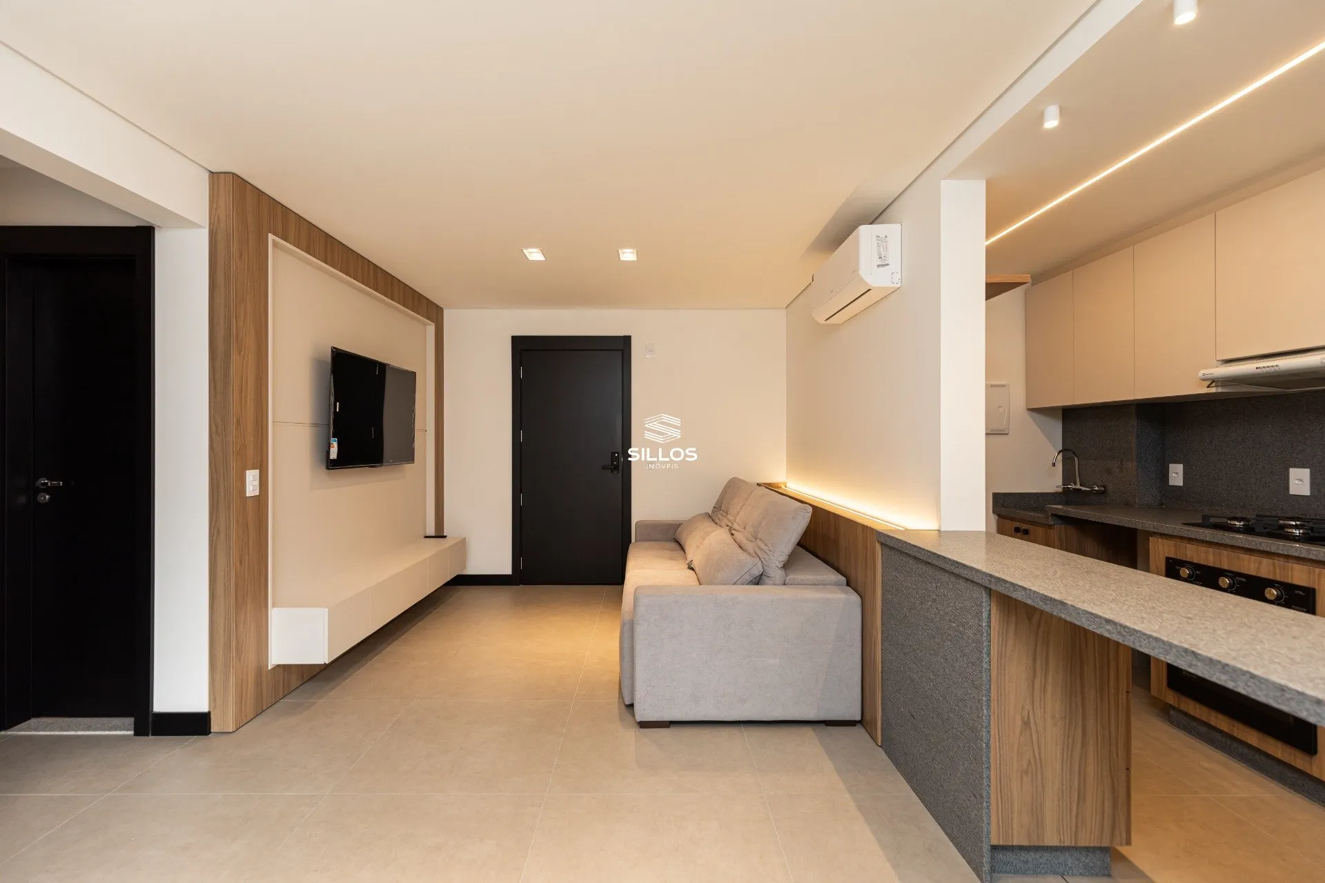 Apartment on the 5th floor with a grill on the balcony — photo 9