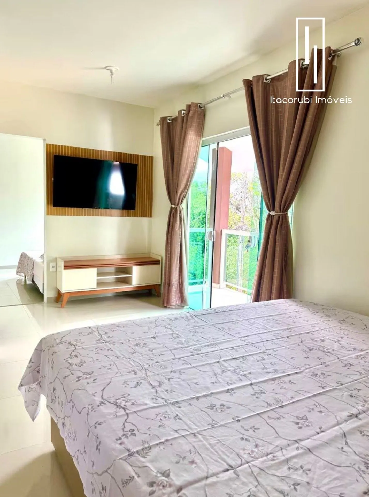 Furnished 2-bedroom house with an en-suite and pool — photo 20