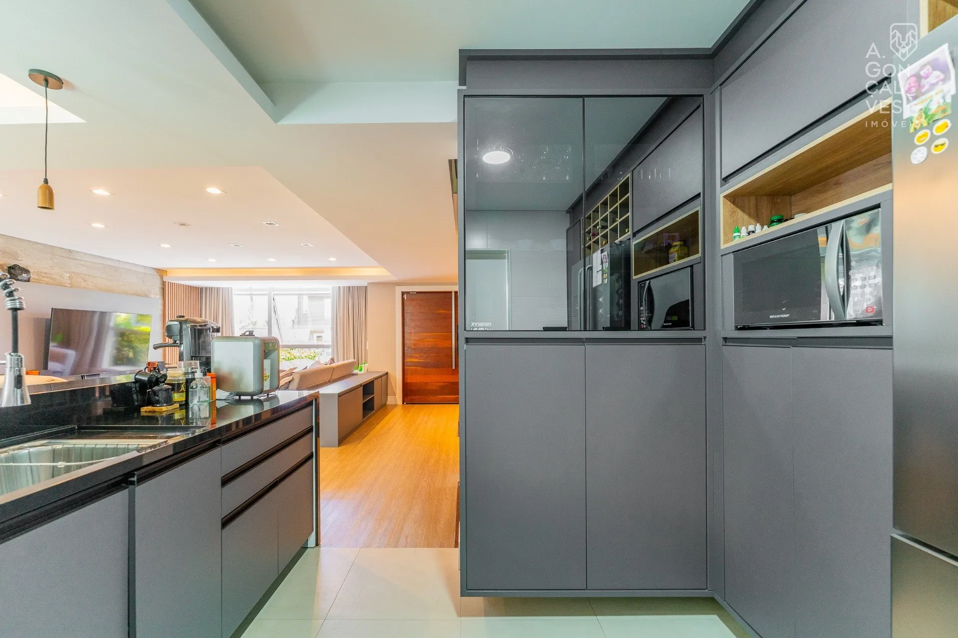 Casa com 3 suítes e 350 m², terraço e jardim — photo 12