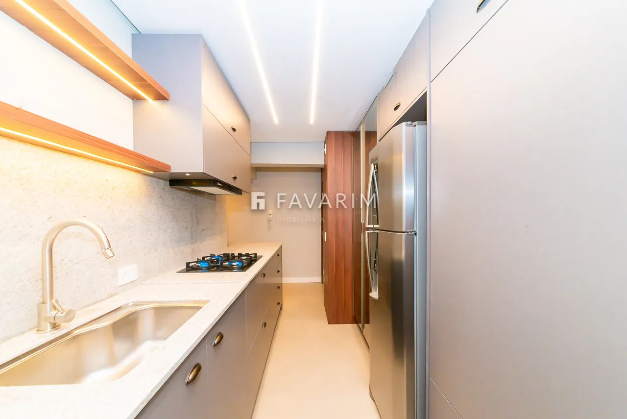 2-bedroom apartment with balcony and laundry area — photo 19