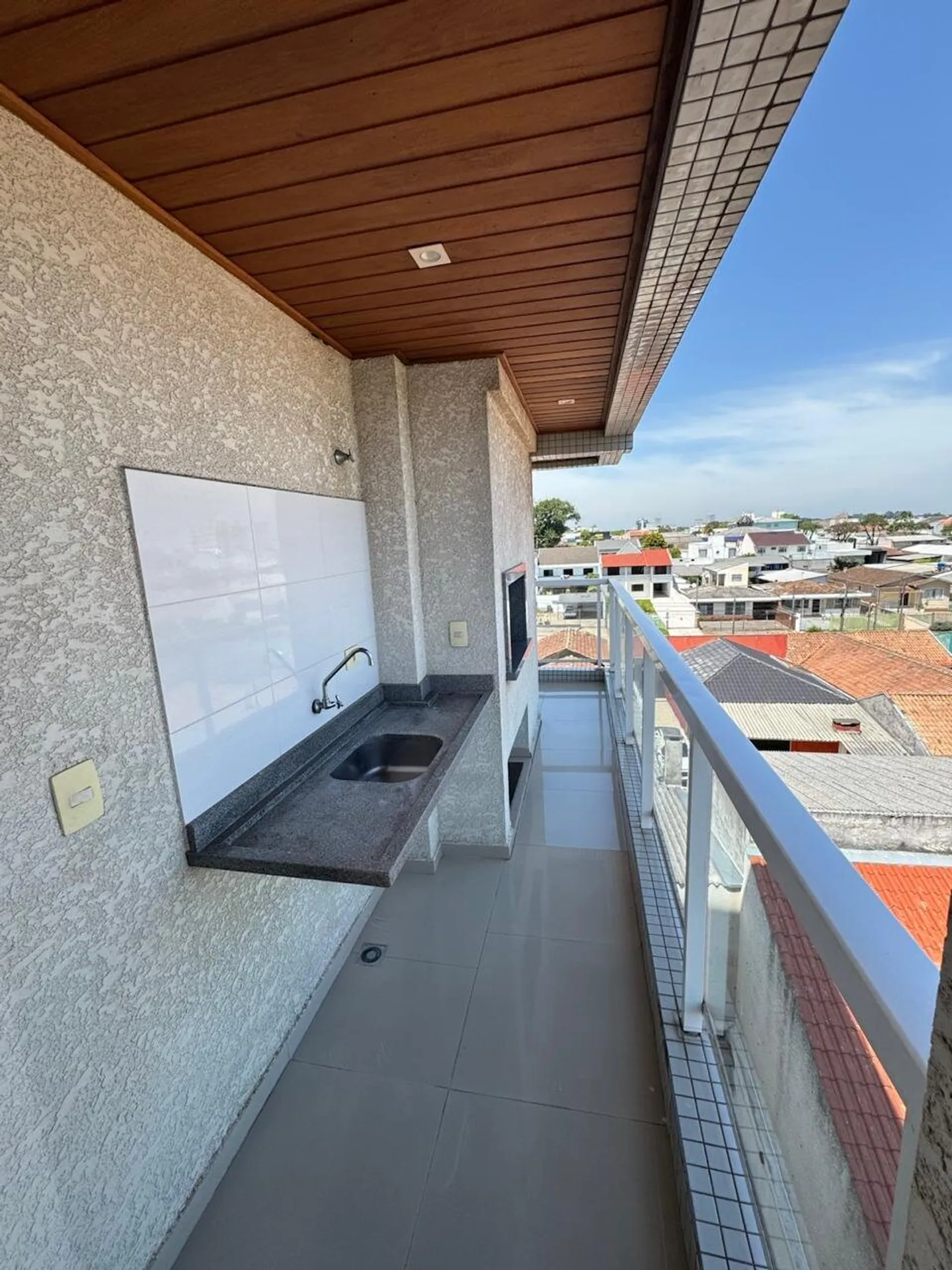 2-bedroom apartment, 1 with its own bathroom, 77 m²