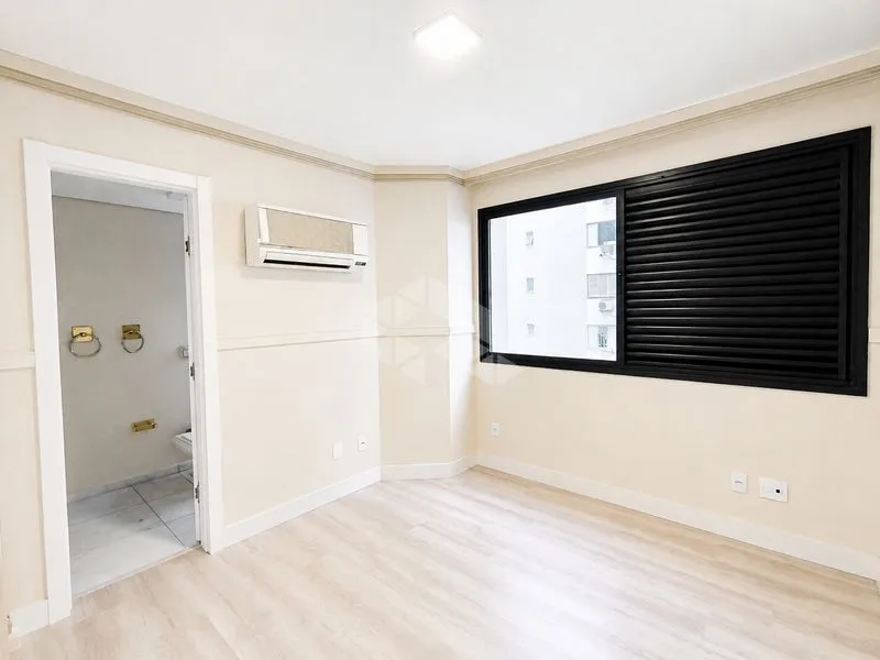 Departamento de 4 dormitorios con ventanales de piso a techo — photo 8
