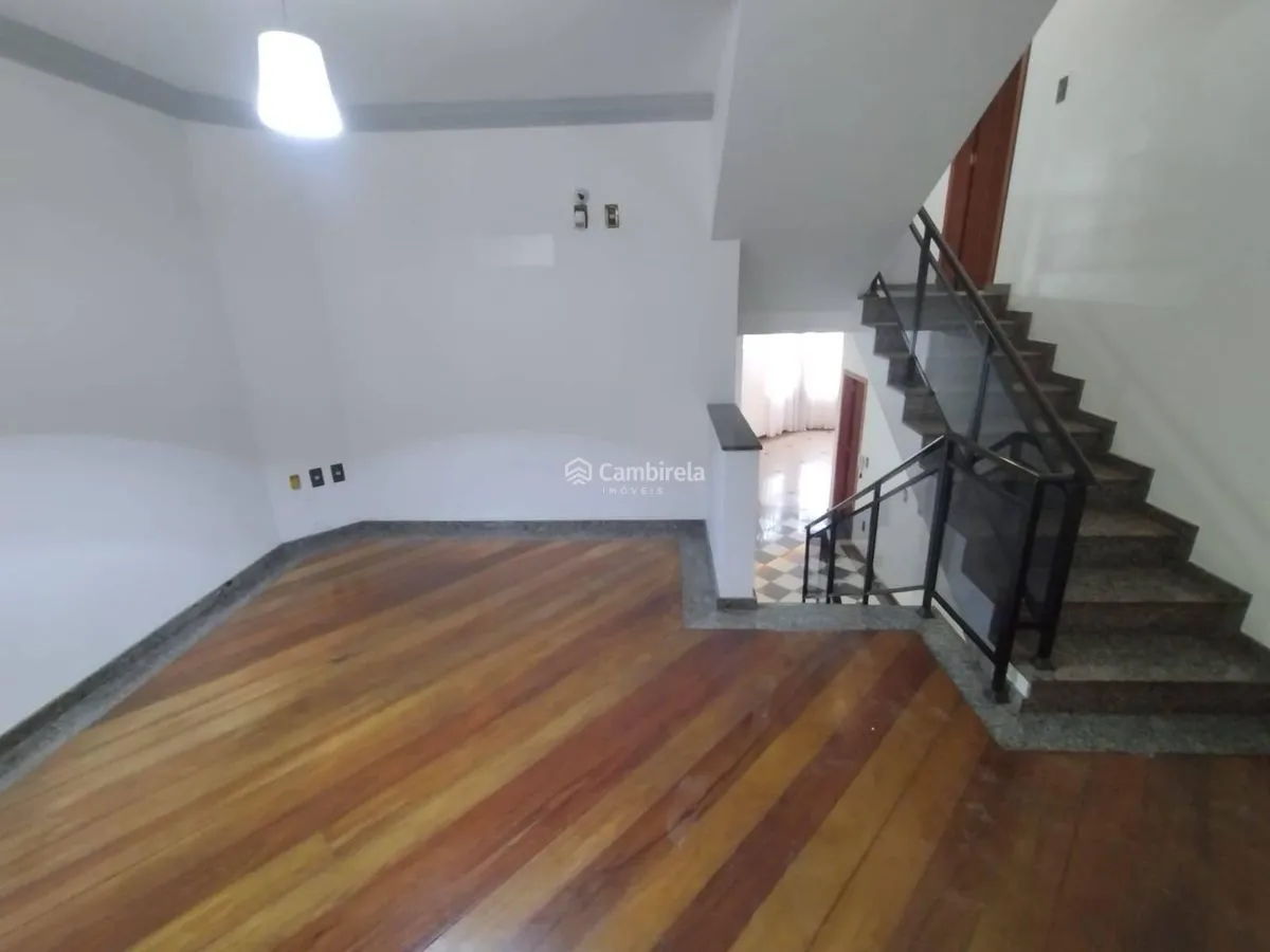 House with 4 bedrooms and 311 m² with 2 en-suites — photo 21