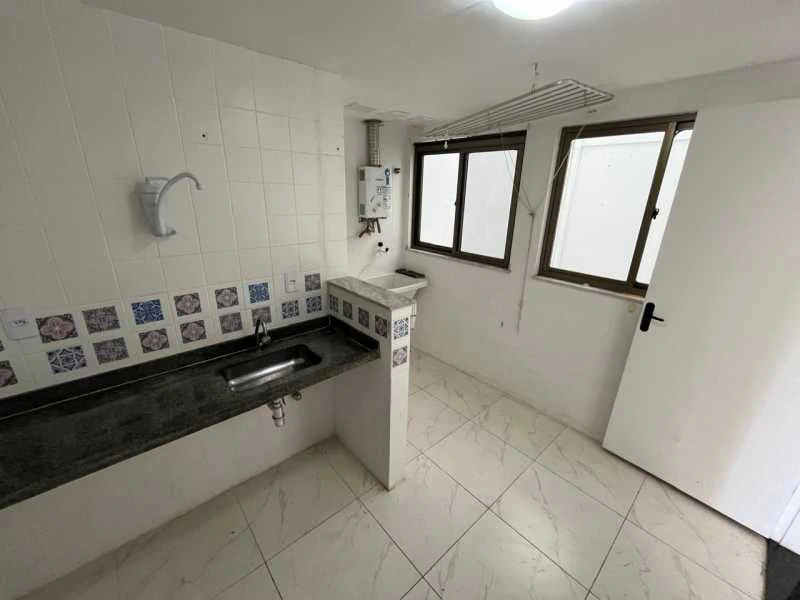 2-bedroom apartment with 1 en-suite and balcony — photo 13