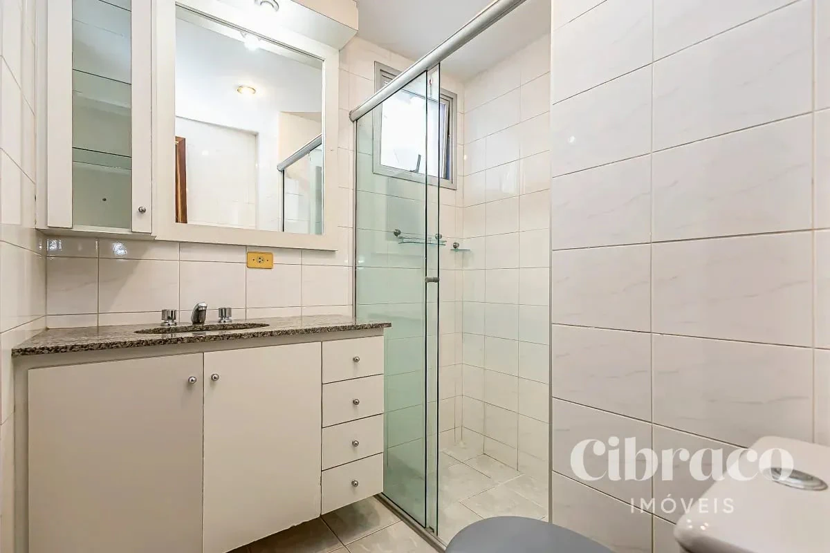 2-bedroom apartment with a home office in Curitiba — photo 12