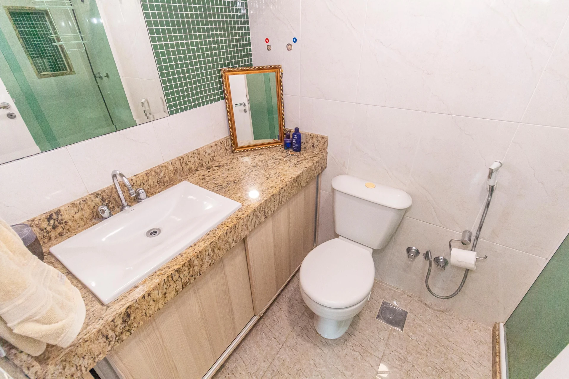 Apartamento mobiliado com 4 quartos e 3 banheiros — photo 34