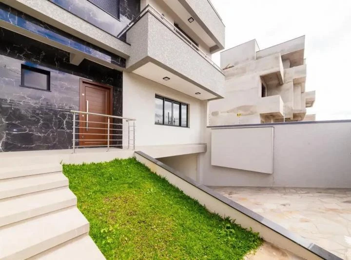Two-story house with 3 bedrooms and 230 m², 2 parking spots — photo 8