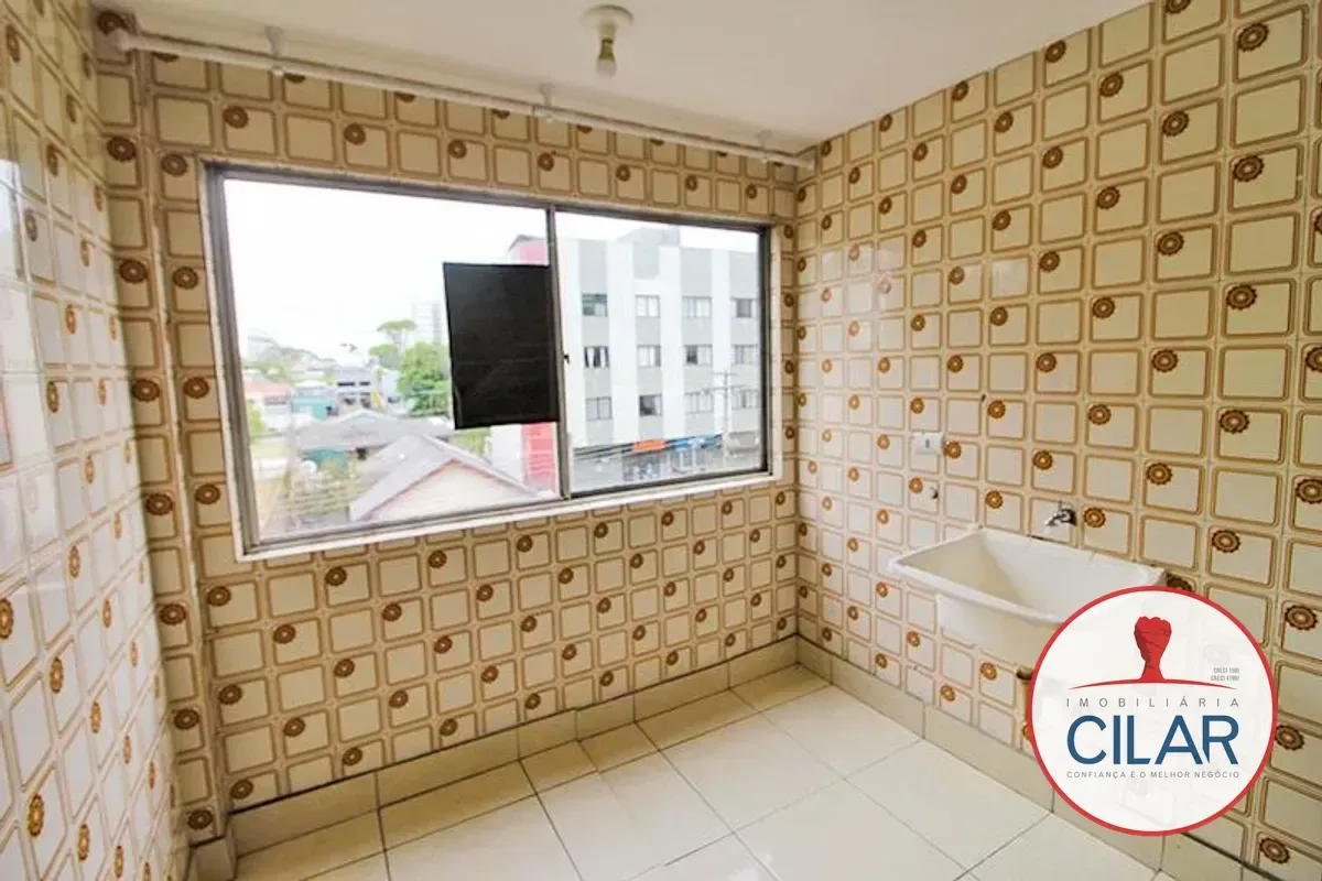 Apartamento com piso de madeira ou laminado, Portão — photo 16