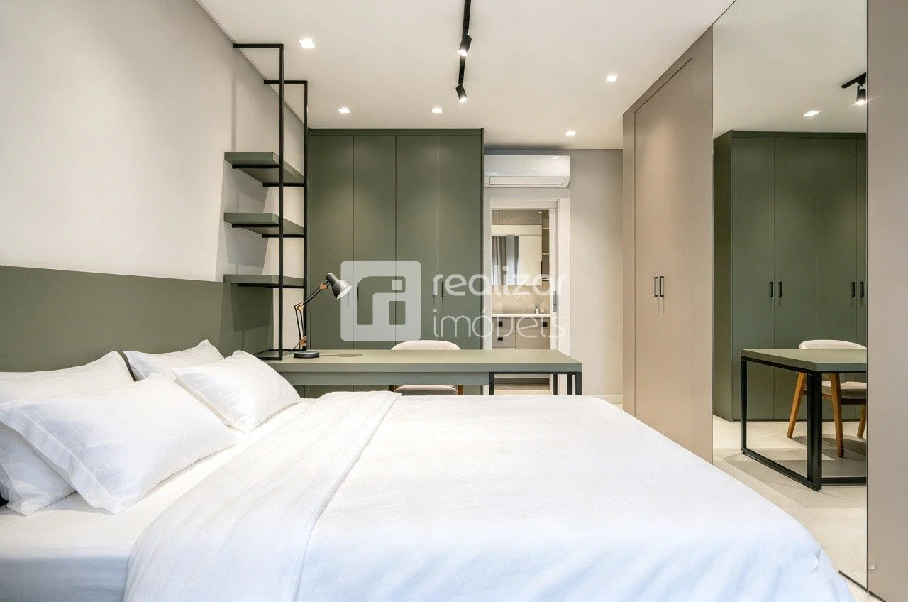 Furnished apartment, 164 m², with floor-to-ceiling windows