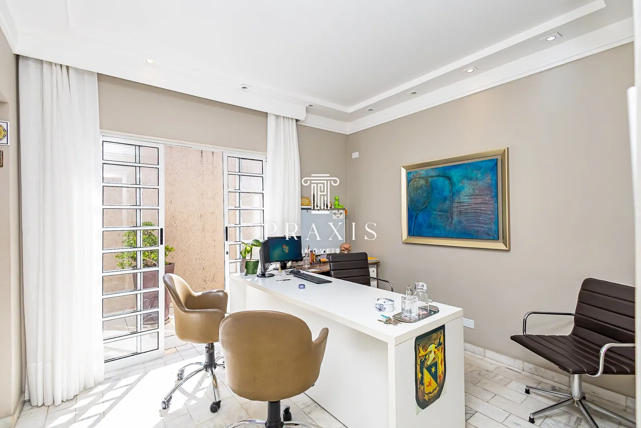 Espacio de home office y 5 dormitorios: casa de 243 m² — photo 17