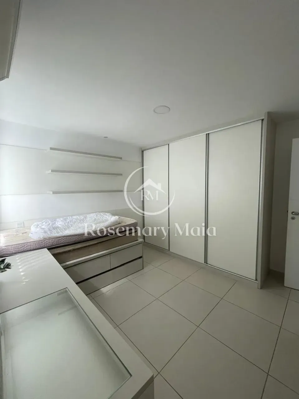 Apartamento mobiliado com 3 quartos, 5 banheiros e 3 vagas — photo 10